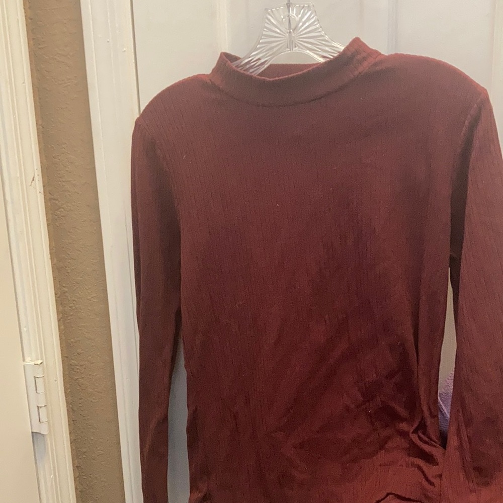 FINAL MARKDOWN Planet gold mock neck ribbed top large